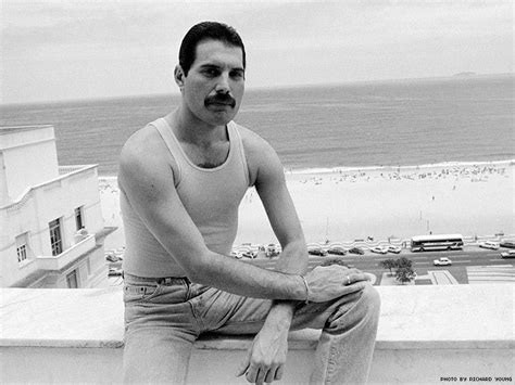 freddie mercury gay|Freddie Mercurys Life Is the Story of HIV, Queer Identity